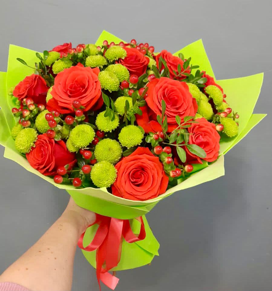 Букет цветов из: Хризантемы и Розы в Красном Маныче