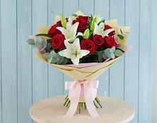 Букет цветов из:  Лилии и Розы в Красном Маныче