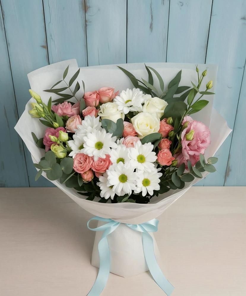 Букет цветов из: Розы, Лизиантусы и Хризантемы в Красном Маныче