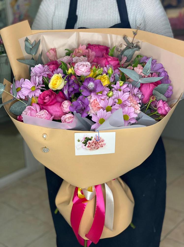 Букет цветов из: Хризантемы, Гвоздики и Альстромерии в Красном Маныче