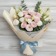 Букет цветов из:  Лизиантусы в Красном Маныче