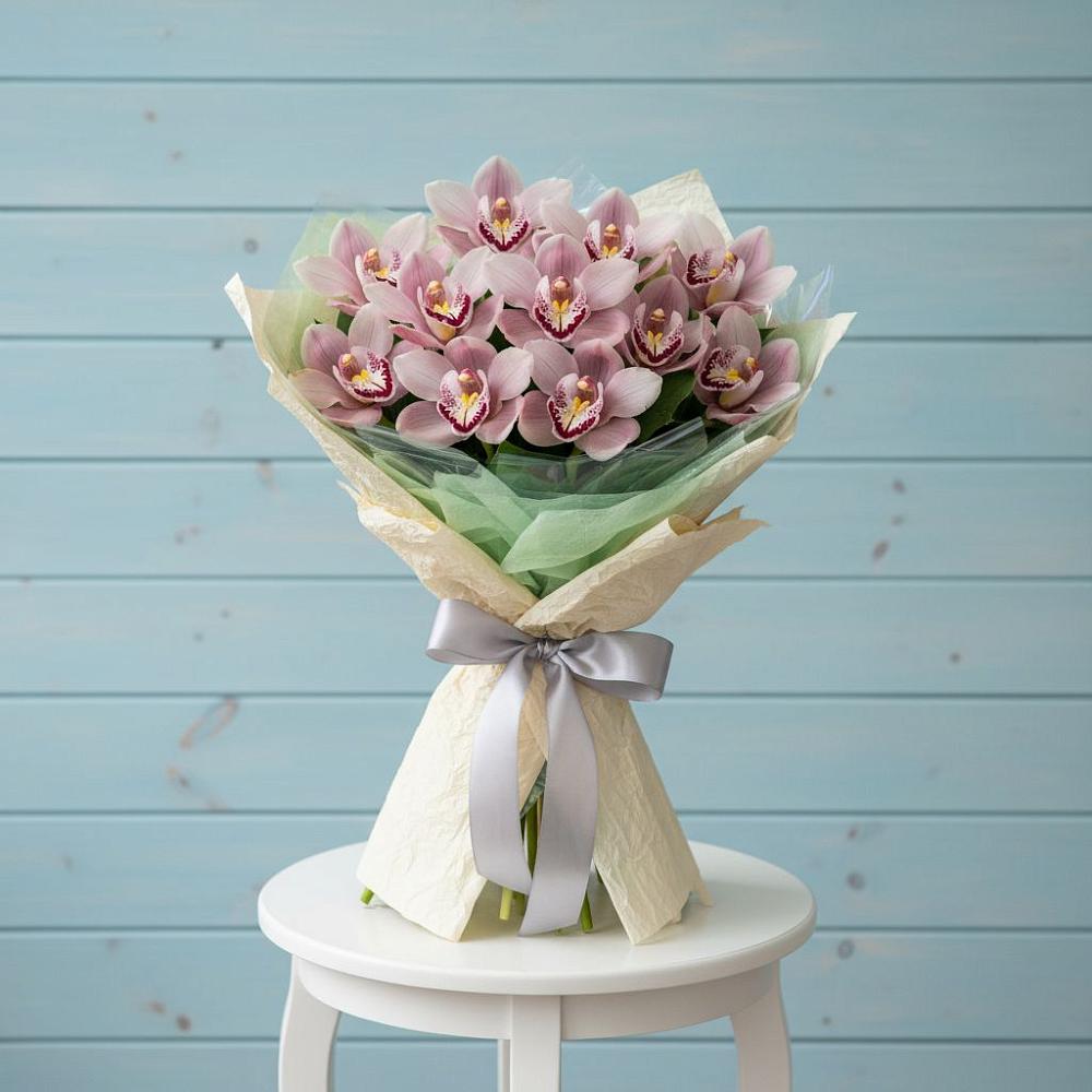 Букет цветов из: Орхидеи и Розы в Красном Маныче