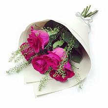 Букет цветов из:  Розы в Красном Маныче