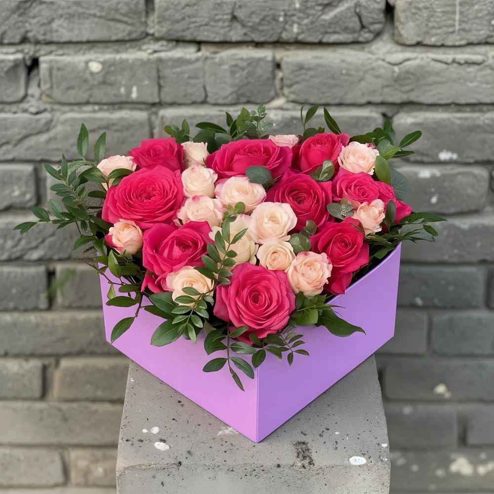 Цветочная композиция из Розы в коробке в Красном Маныче