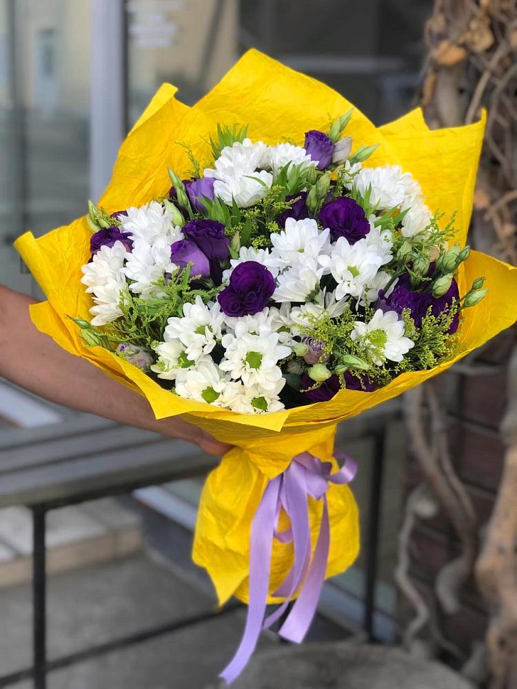 Букет цветов из: Ирисы, Хризантемы и Ромашки в Красном Маныче