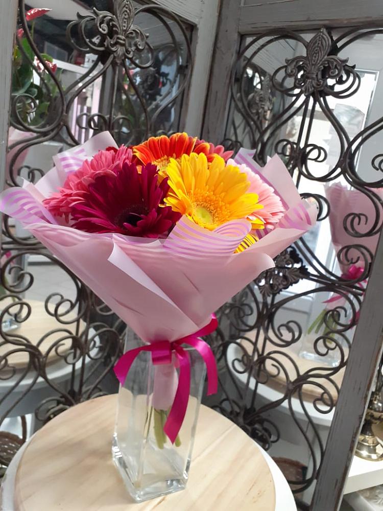 Букет цветов из: Герберы в Красном Маныче