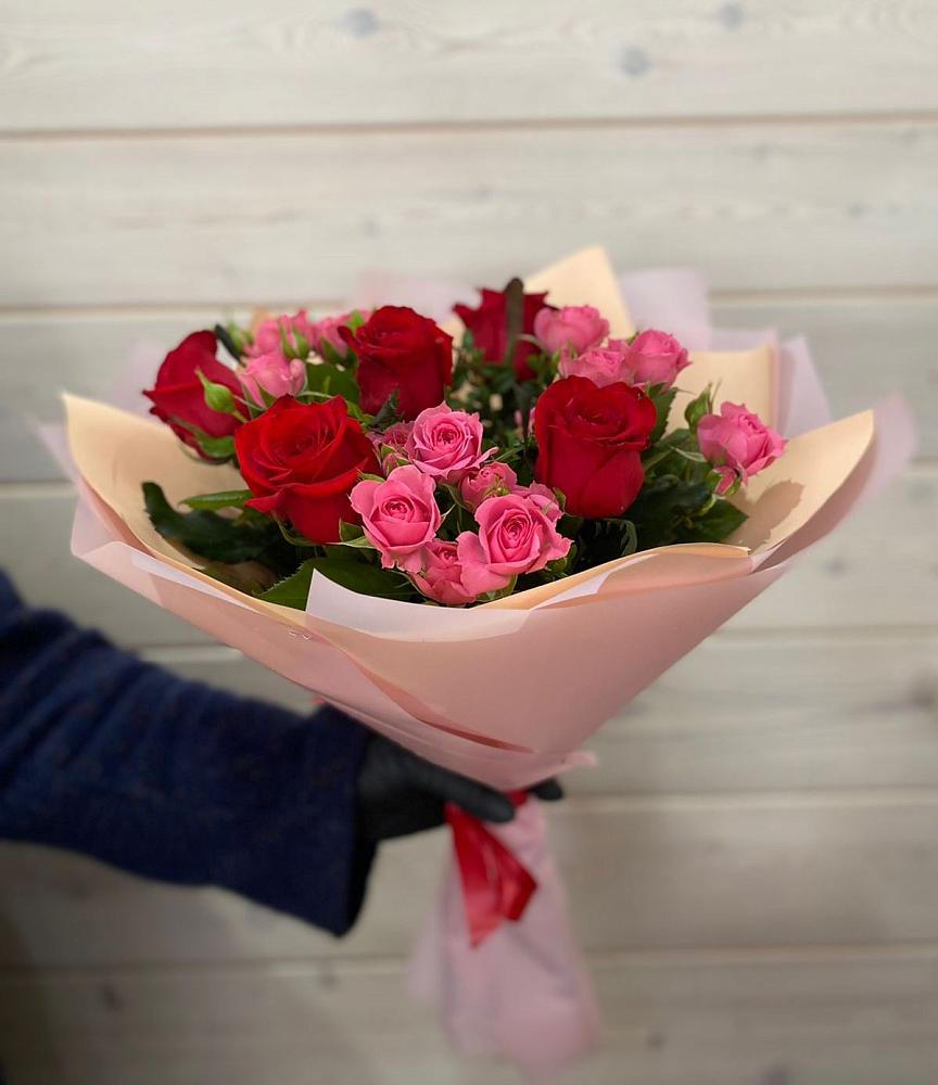 Букет цветов из: Розы в Красном Маныче
