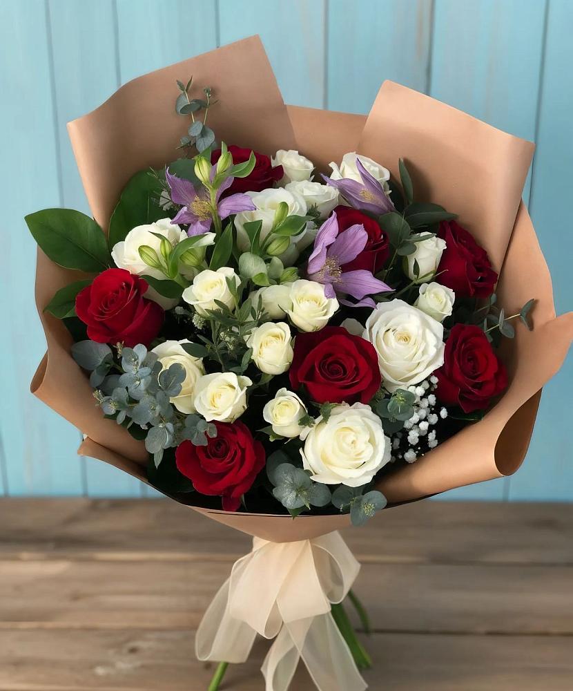 Букет цветов из: Розы и Альстромерии в Красном Маныче