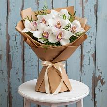 Букет цветов из:  Орхидеи и Розы #REPLACE_PRED# Красном Маныче