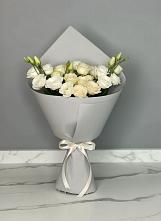 Букет цветов из:  Розы и Лизиантусы в Красном Маныче